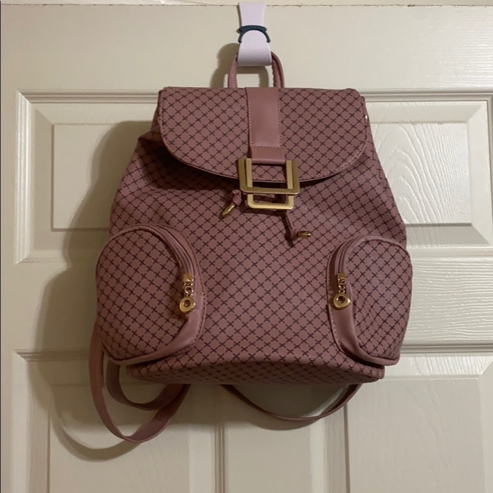 Back pack pastel pink with gold